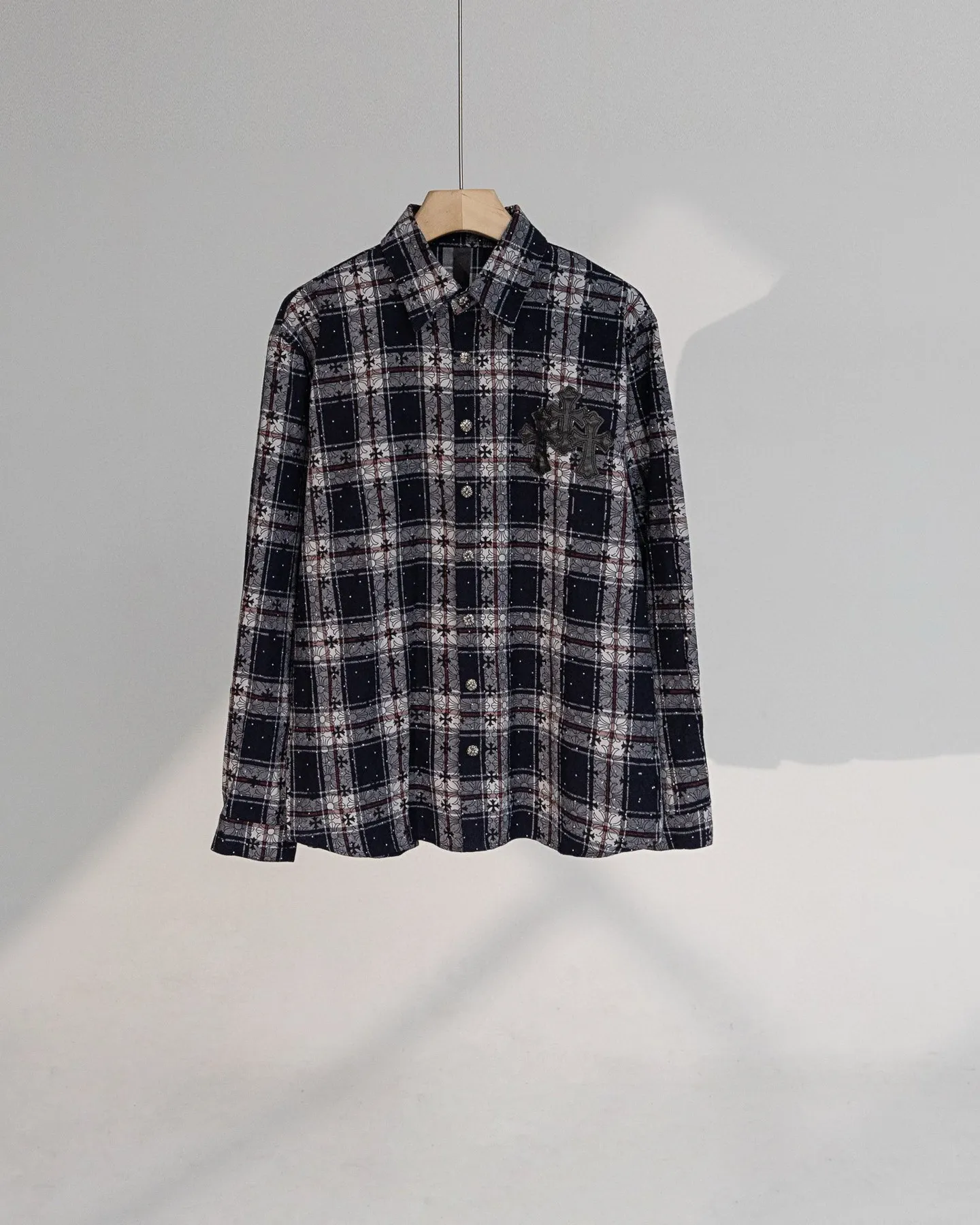：F 138- Chroe Hets CH ！ W ， ， ！！ Premium ，1.9W ， ， ， ！ ！ Quality Breathable ！ ！ ！ ， ，22SS T ， ！Black 、 、 ， ， ， Chrome Hearts 、Classic 、 ， ！ ： Navy Blue Blue Size：S-XL S： 72 112 51 M： 74 116 52 L： 76 120 53 XL： 78 124 54